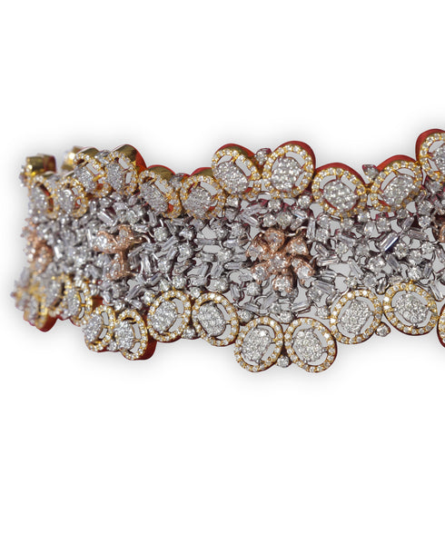 SUPERSTAR STELLAR NECKLACE