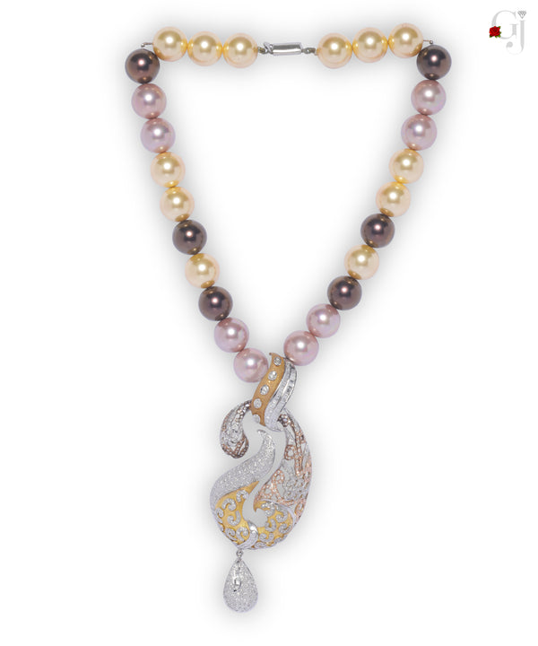 STYLE ICON FUSION PENDENT