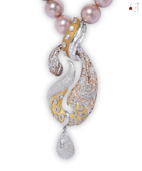 STYLE ICON FUSION PENDENT